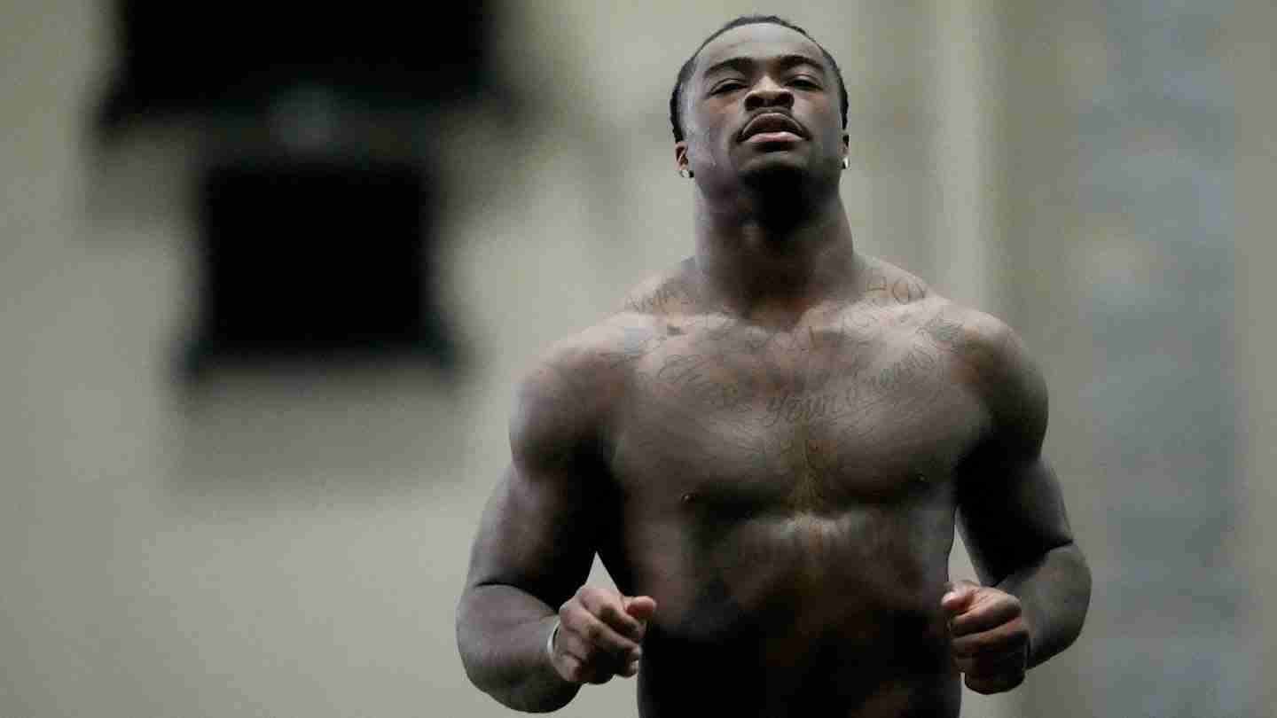 标题：海鹰队因起草阿拉巴马州QB Jalen Milroe而获得普遍赞誉