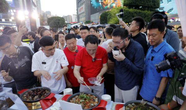 企业家亲自下场，点亮经济发展新动能
