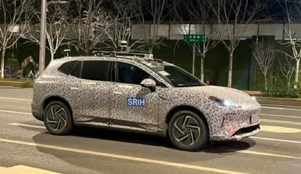 尚界首款车谍照曝光 华为与上汽 “闪电战” 策略显现