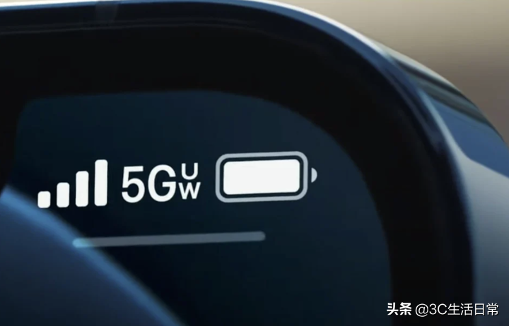苹果电量显示变成黄的（苹果电量变成黄色怎么回事）