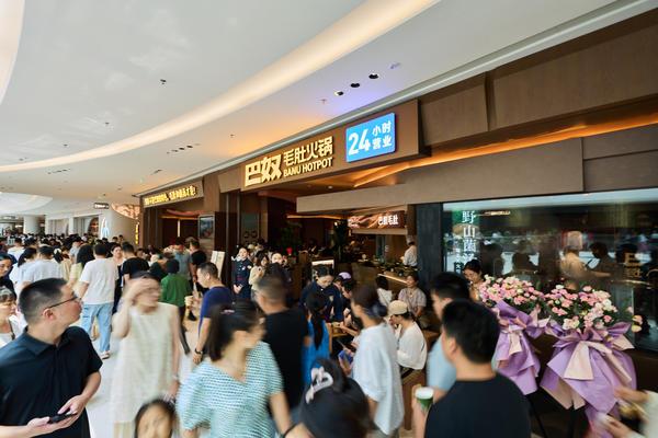 人均138元仍排队超2小时，巴奴如何打破餐饮消费降级魔咒？
