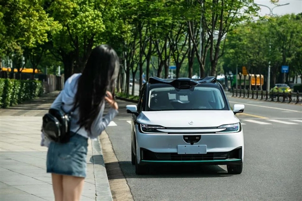 上Uber 打萝卜！百度与Uber战略合作：全球部署数千辆无人车