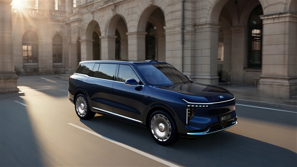 国产9字辈大SUV 1！上汽智己LS9官图发布：凯雷德即视感