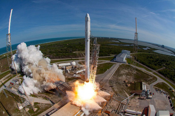 SpaceX估值升至约1400亿美元 已经开始推销其员工股票